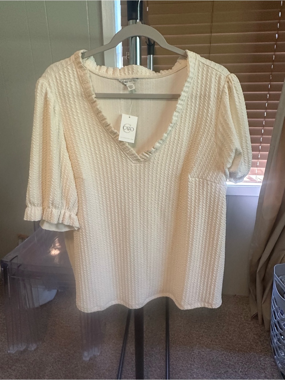 Cato Cream Ribbed V-Neck Knit Top